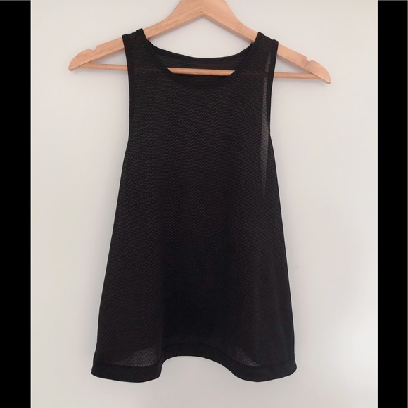 SOLD-Lululemon workout top - Picture 1 of 5